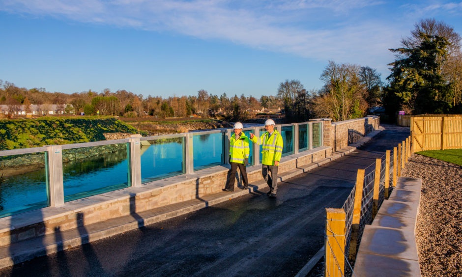 Flood Defence at Almondbank